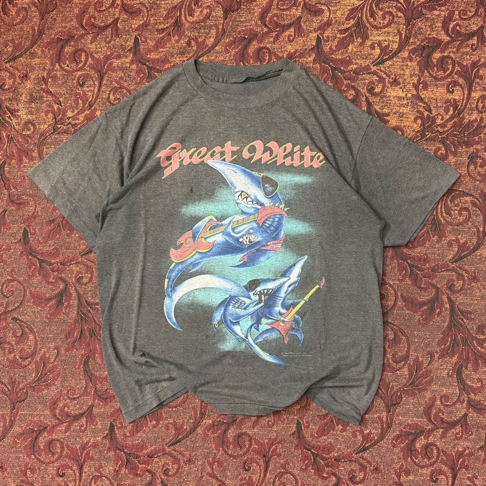 Great White Graphic Tee - Charcoal Short Sleeve Shirt